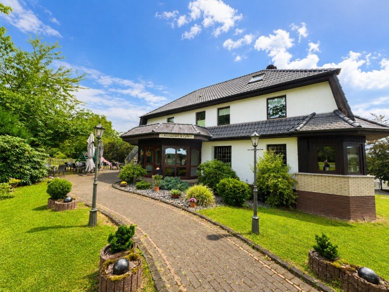 Au�enansicht Kalletal Hotels 