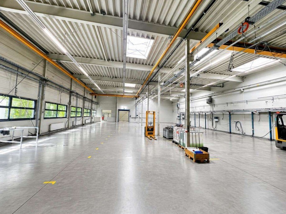 Halle S�dseite Lager L�bbecke