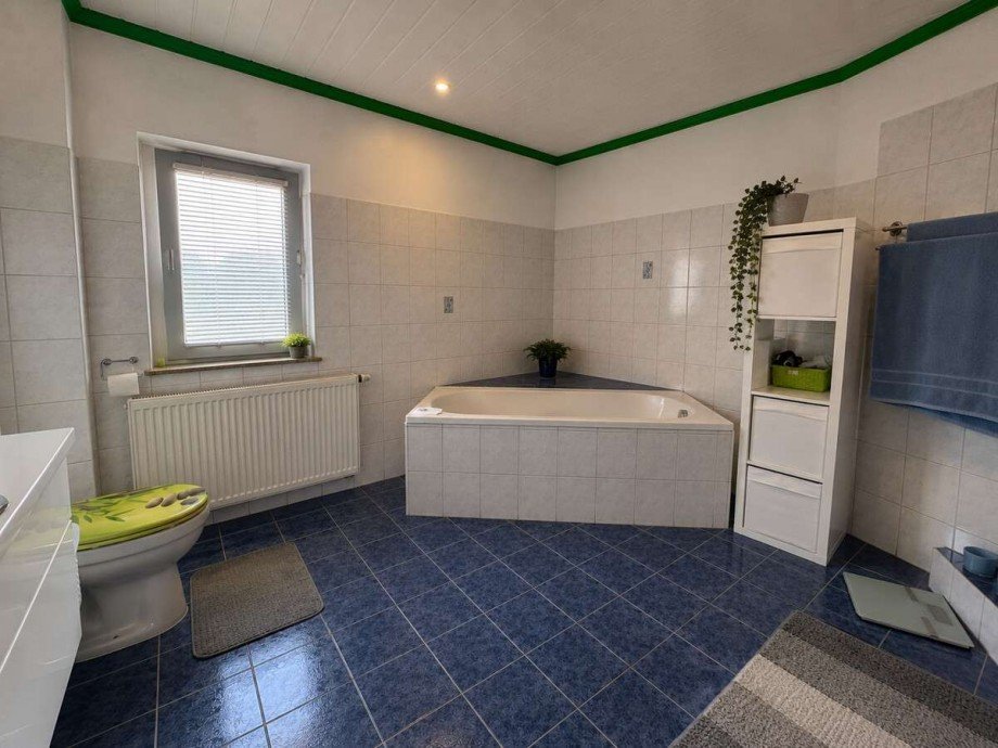Badezimmer OG Mehrfamilienhaus H�llhorst