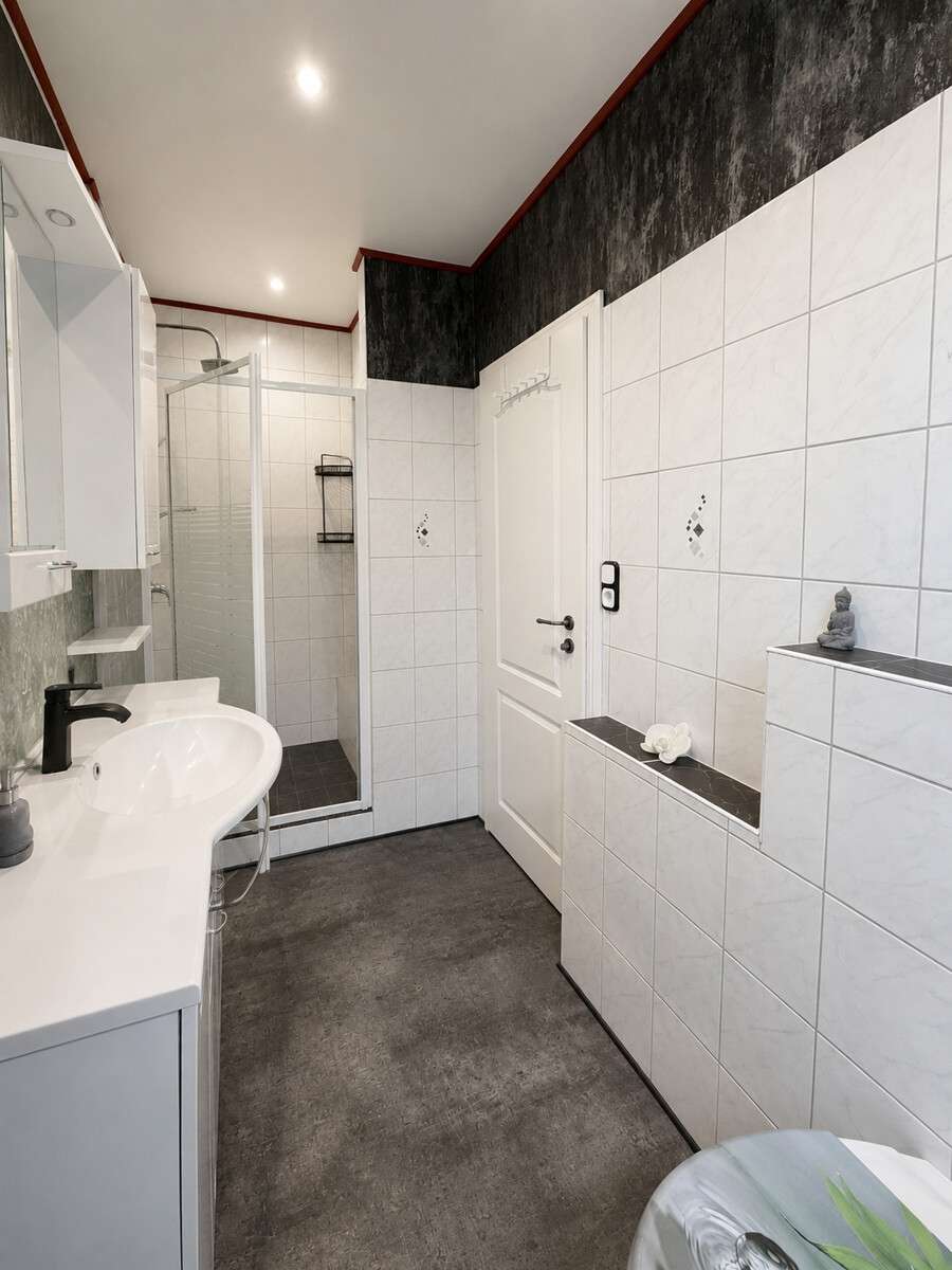 Badezimmer EG Mehrfamilienhaus H�llhorst