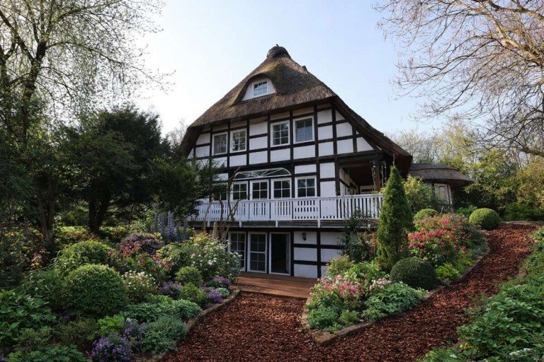S�dansicht mit Begr�nungsbeispiel H�llhorst Villa Sch�nes Landhaus mit Wellnessbereich, Pool & gro�em Grundst�ck