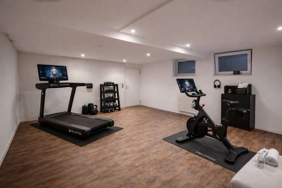 Fitnessraum Keller Villa H�llhorst