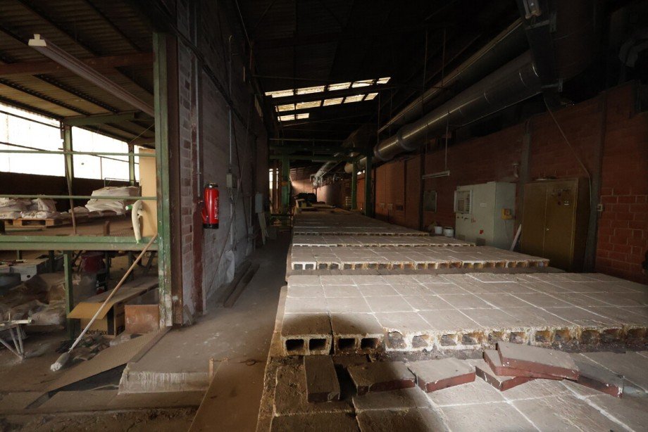 Halle Halle / Lager / Produktion L�hne