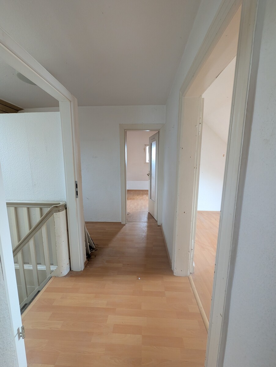 Flur OG Mehrfamilienhaus L�hne / Besebruch