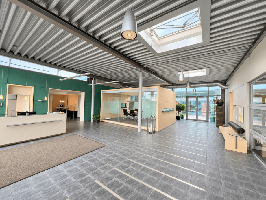 Empfangsbereich Halle / Lager / Produktion L�bbecke