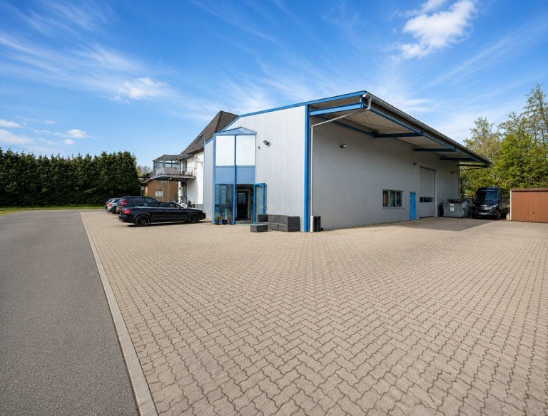  H�llhorst / Tengern Halle / Lager / Produktion Vielseitige Lager und Gewerbefl�che mit B�ro und Hochparterre in H�llhorst / Tengern
