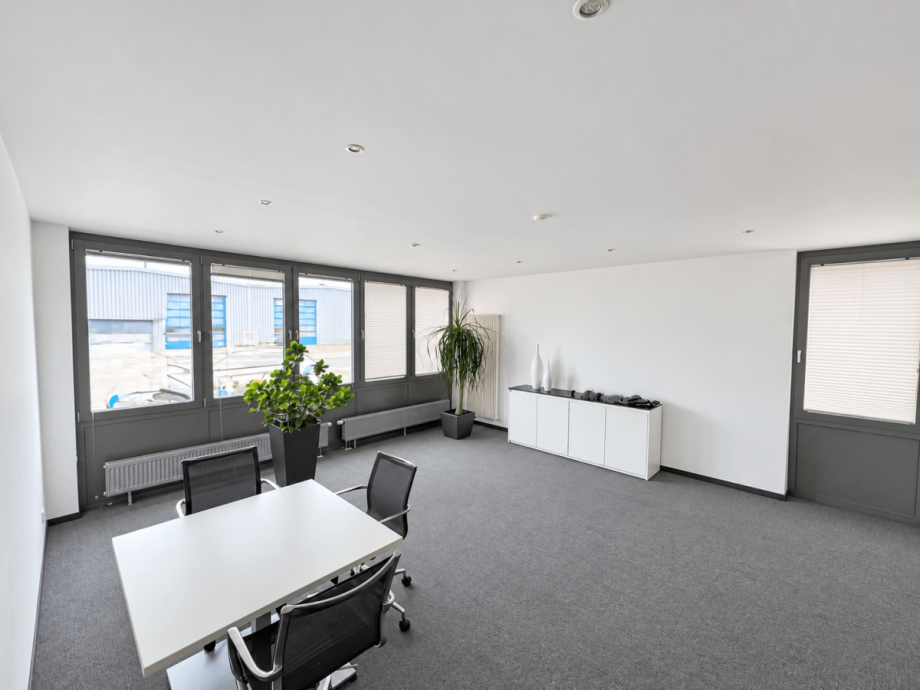 B�ro Halle / Lager / Produktion L�bbecke