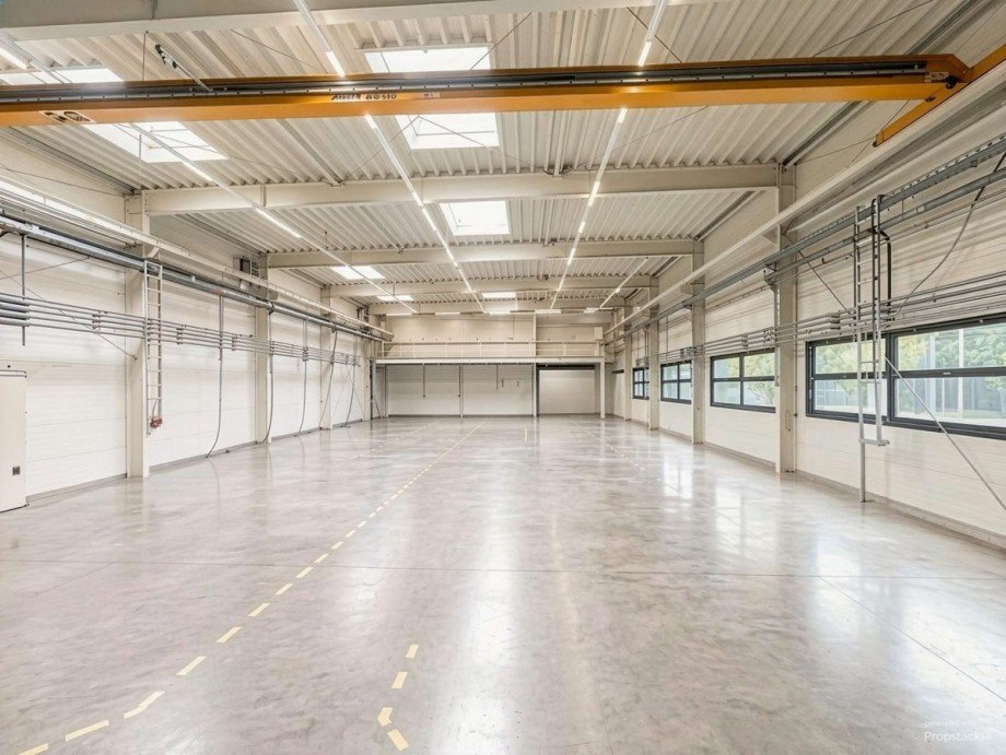 Halle s�d Halle / Lager / Produktion L�bbecke