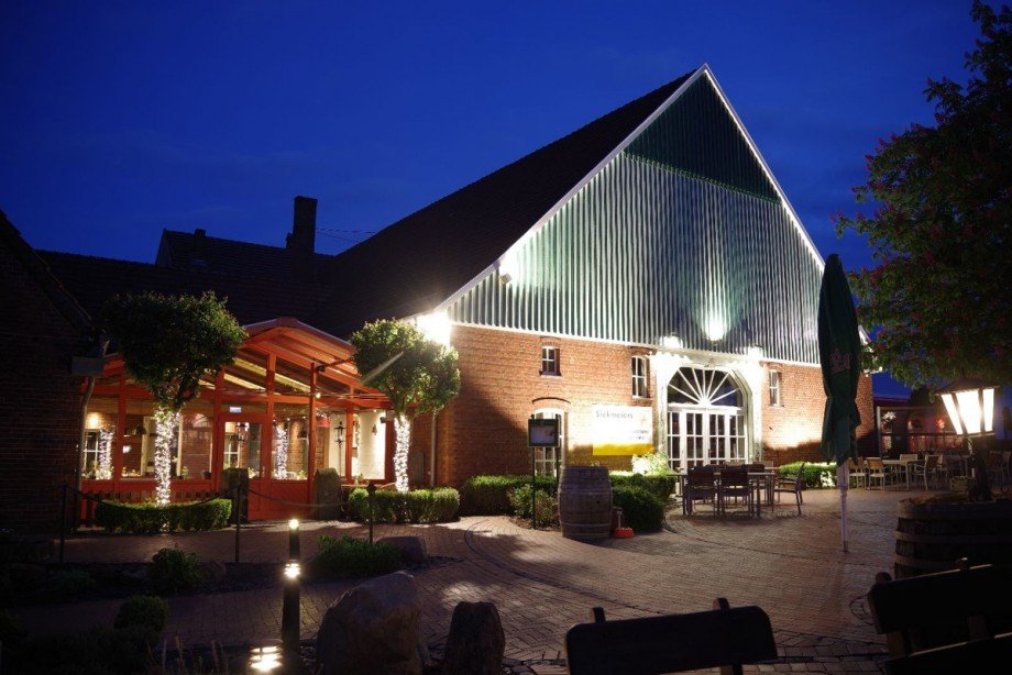 Au�enansicht Innenhof Gastronomie Bad Oeynhausen