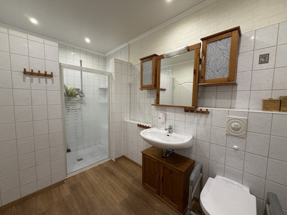 Badezimmer Einligerwohnung Zweifamilienhaus H�llhorst