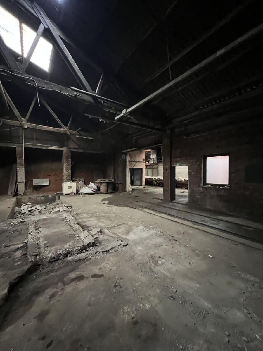 Halle Halle / Lager / Produktion L�hne